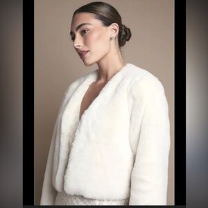 Xtraordinary Ivory Plush Faux-Fur Short Jacket